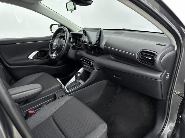Toyota YARIS 1.5 Hybrid Dynamic Navigatie | Trekhaak | Apple Carplay | Android Auto | Ash Grey Metallic |