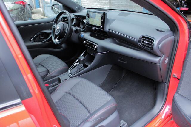 Toyota YARIS 1.5 Hybrid Executive |dealer onderhouden|trekhaak|head-up|leder|