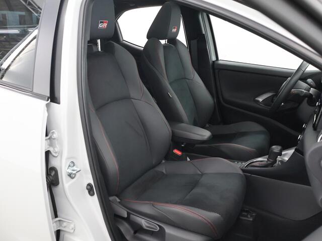 Toyota YARIS 1.5 Hybrid 130 GR SPORT | Navigatie | Sportstoelen | Digitaal Dashboard | Apple CarPlay/Android Auto | Camera | DAB | Stoelverwarming | Panoramadak | Adaptieve Cruise Control | Stuurverwarming |