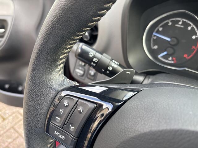 Toyota YARIS 5DRS 1.5 VVT-i Dynamic Camera / Schakellippers