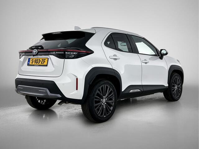 Toyota YARIS Cross 1.5 Hybrid Adventure | Panoramadak | Stoelverwarming | Dealeronderhouden | Head up Display | Blindspot |