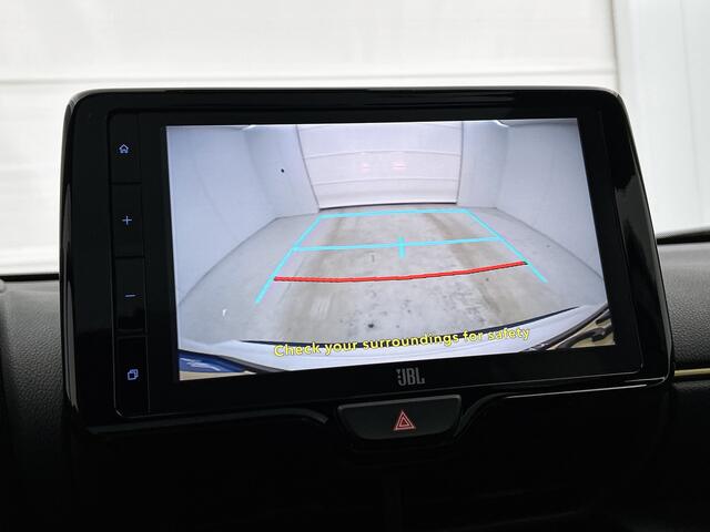 Toyota YARIS Cross 1.5 Hybrid Adventure | Panoramadak | Stoelverwarming | Dealeronderhouden | Head up Display | Blindspot |