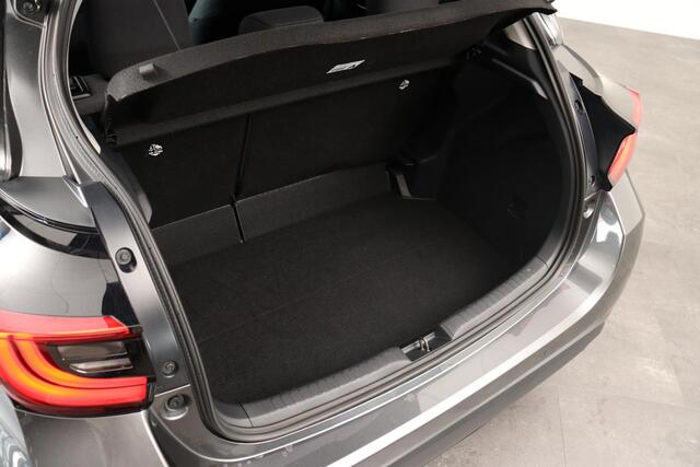 Toyota YARIS 1.5 Hybrid 115 First Edition Limited Parkeersensoren, Stoelverwarming, Apple Carplay / Android Auto.