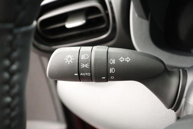 Toyota YARIS 1.5 Hybrid 115 Dynamic, Parkeersensoren