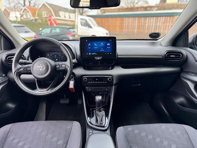 Toyota YARIS 1.5 Hybrid 115 Business Plus