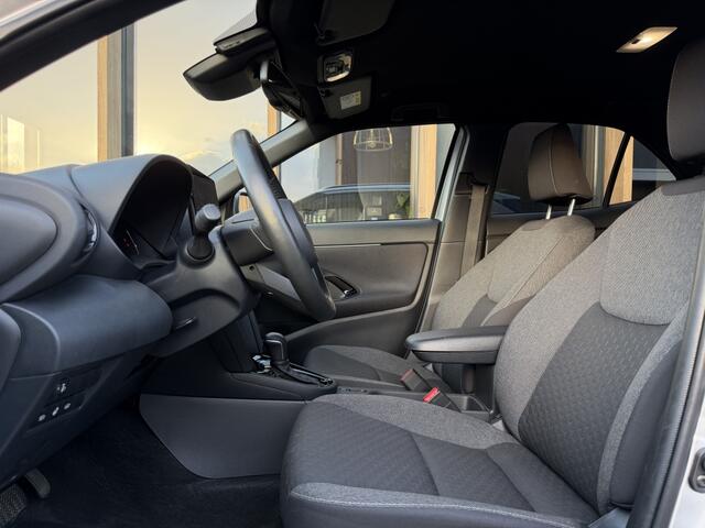 Toyota YARIS Cross 1.5 Hybr 115 Dynamic | Parkeersensoren V+A | Camera | Stoel-stuu