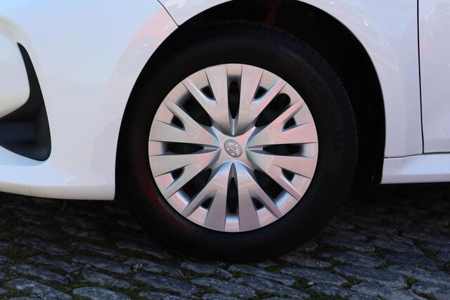 Toyota YARIS 1.0 VVT-i Active, Apple Carplay / Android Auto, Lane assist, Cruise control.