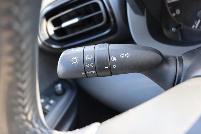 Toyota YARIS 1.0 VVT-i Active, Apple Carplay / Android Auto, Lane assist, Cruise control.