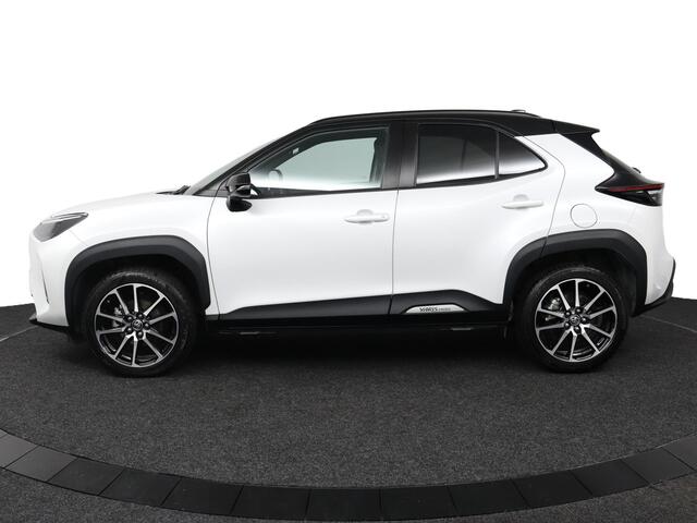 Toyota YARIS Cross 1.5 Hybrid 130 GR SPORT | stuur en voorruit verwarming | Apple Carplay/Android Auto | elektrische achterklep |