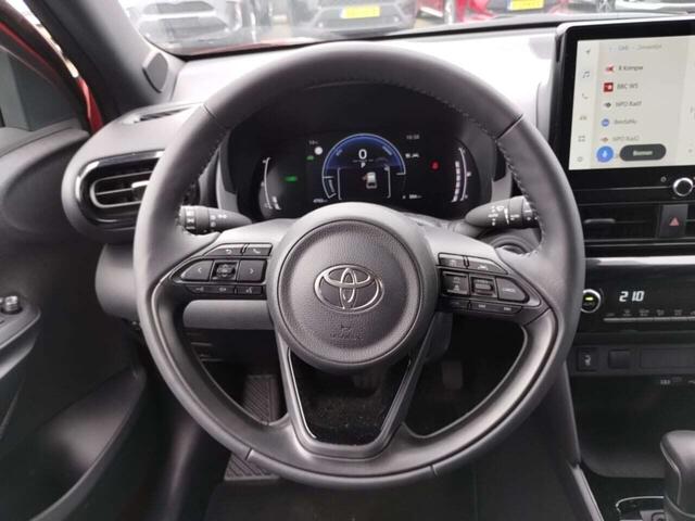 Toyota YARIS Cross 1.5 Hybrid 115 First Edition Comfort Pack | Rijklaar | NL-auto | | Blind Spot | Apple/Android | Stoel-/stuurverw. | Navi | LED | Parksens. v+a