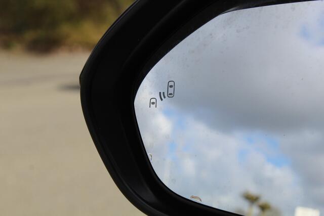 Toyota YARIS Cross 1.5 Hybrid Adventure Bi-Tone | Rijklaar | Blind Spot | JBL | Head Up | Keyless | LED | PDC | Half-leder | Apple/Android | Navi | NL-auto | Elek. achterklep