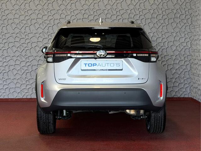 Toyota YARIS Cross 1.5 HYBRID DYNAMIC STOEL/STUUR VERW. 17''LMV P.SENSOR V+A KEYLESS CAMERA LED ZWARTE HEMEL MODEL 2025 ? Top Auto's Wijchen , Al 30 Jaar verkoop van Toyota , Type's Launch / Executive / Dynamic / First Edition / Business / Zowel Phev / Hev / Benzine /