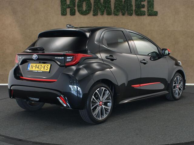 Toyota YARIS 1.5 Hybrid Executive - ORIGINEEL NEDERLANDSE AUTO - PANORAMADAK - HEAD-UP DISPLAY - PARKEERSENSOREN VOOR EN ACHTER - ACHTERUITRIJ CAMERA - STUUR EN STOEL VERWARMING - DRAADLOZE TELEFOONLADER - ADAPTIVE CRUISE CONTROL