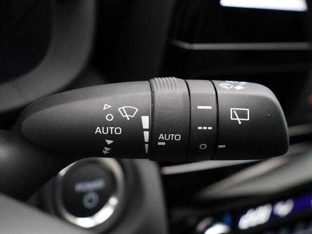 Toyota YARIS Cross 1.5 Hybrid 130 Dynamic | Stoelverwarming | Stuurwielverwarming | Apple Carplay & Android Auto |