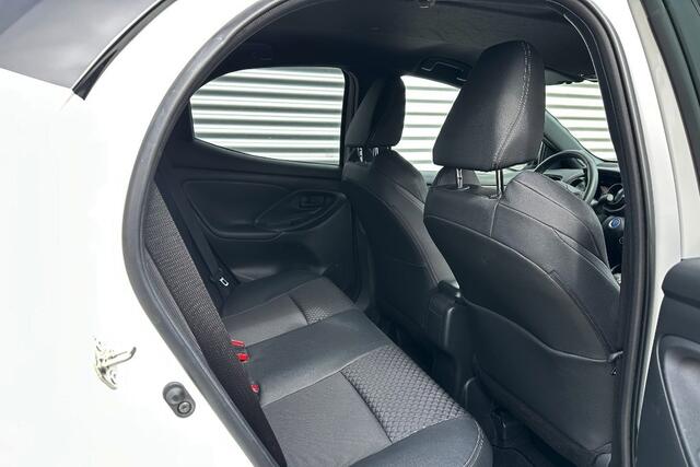 Toyota YARIS 1.5 Hybrid Executive Bi-Tone JBL / HUD