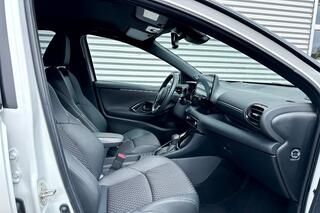 toyota-yaris-1.5-hybrid-executive-b