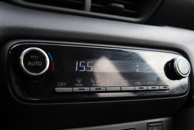 Toyota YARIS 1.5 Hybrid 115 Dynamic, Comfort pack, BSM, Stoel en stuurverwarming, Lendesteun, Apple Carplay / Android Auto.