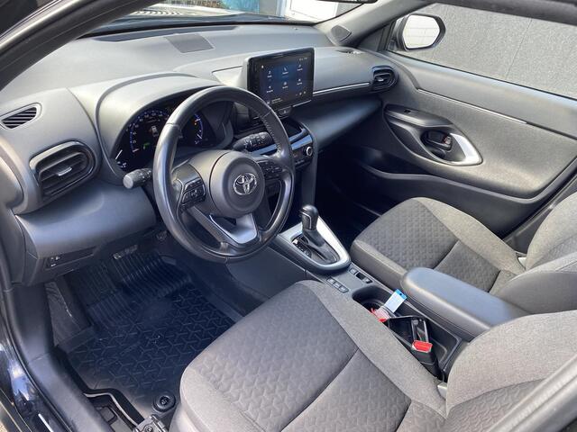Toyota YARIS Cross 1.5 Hybrid Dynamic Navigatie Apple CarPlay/Android Auto, adaptieve cruise control, achteruitrij camera, keyless en automaat!