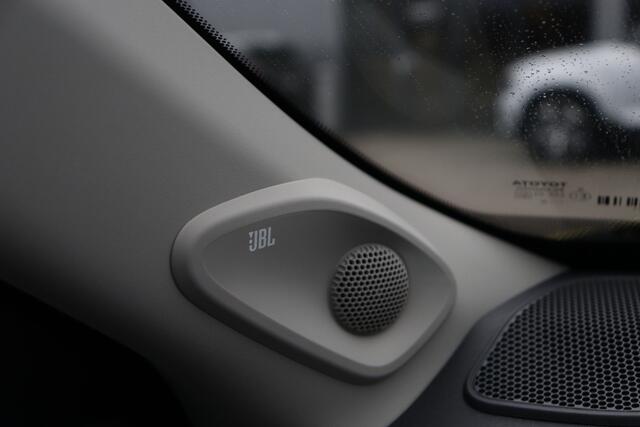 Toyota YARIS Cross 1.5 Hybrid Executive | Camera | Trekhaak | 18 Inch |