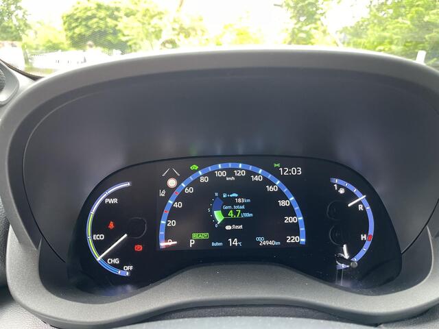 Toyota YARIS Cross 1.5 Hybrid Adventure Head-up display | Blind spot monitor | JBL premium sound | V+A parkeersensoren | Stoelverwarming | 18 inch