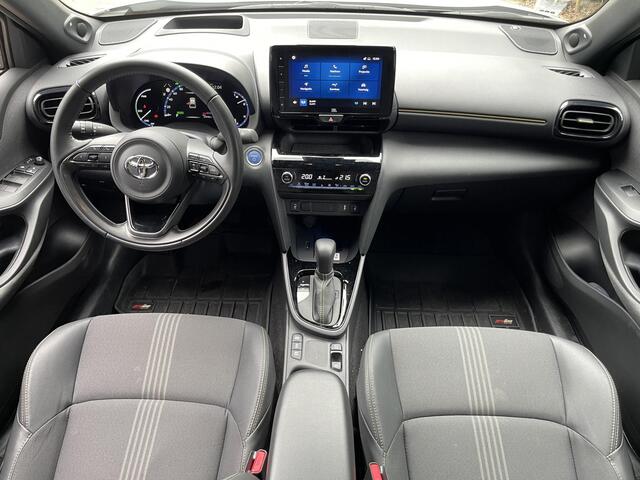 Toyota YARIS Cross 1.5 Hybrid Adventure Head-up display | Blind spot monitor | JBL premium sound | V+A parkeersensoren | Stoelverwarming | 18 inch