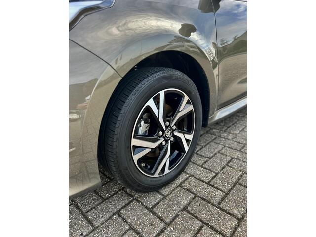 Toyota YARIS 1.5 Hybrid 115 First Edition