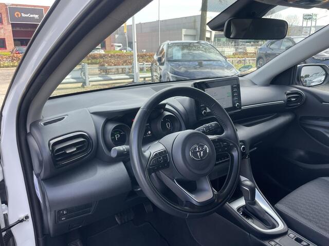 Toyota YARIS 1.5 Hybrid Dynamic Black top