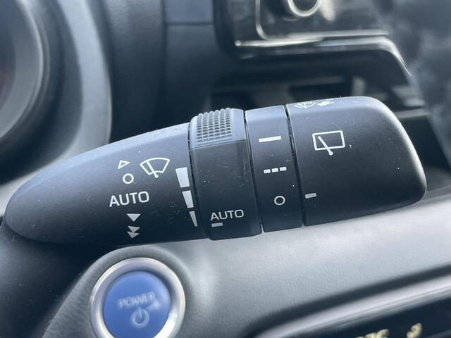 Toyota YARIS 1.5 Hybrid Dynamic Black top