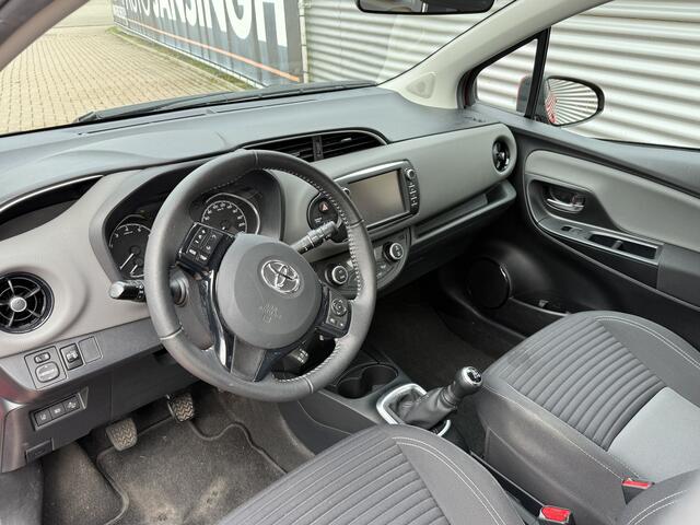 Toyota YARIS 1.0 VVT-i Active met slechts 27.105km!!! | Bluetooth | Clima | Camera | Radio | Elekt. Ramen | Rijstrooksensor | RIJKLAARPRIJS INCL 12 MAANDEN GARANTIE EN BEURT
