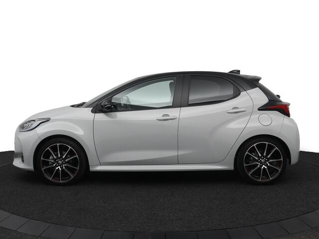 Toyota YARIS 1.5 Hybrid GR Sport | Lederen sportstoelen | Stoelverwarming | Dodehoekherkenning | Parkeersensoren |