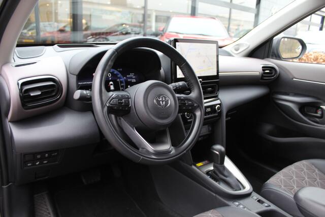 Toyota YARIS Cross 1.5 Hybrid 130 Executive 2e Paasdag open van 10:00 - 15:00 | Rijklaar | Camera's | JBL | PDC | Blind Spot | Apple/Android | Camera | El. achterklep | Stoel/Stuur-verwarming | All season