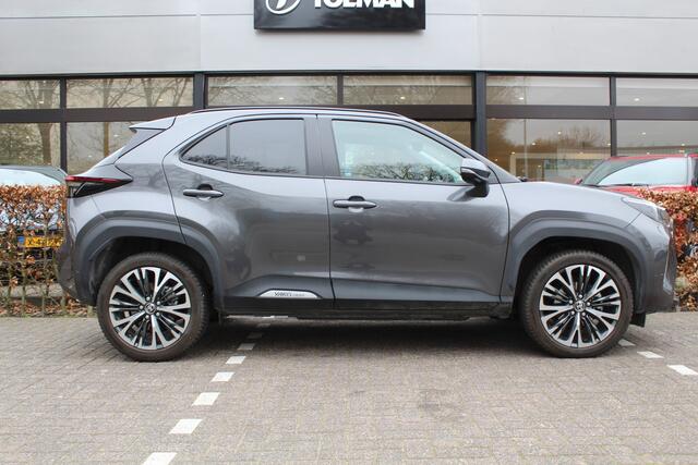 Toyota YARIS Cross 1.5 Hybrid 130 Executive 2e Paasdag open van 10:00 - 15:00 | Rijklaar | Camera's | JBL | PDC | Blind Spot | Apple/Android | Camera | El. achterklep | Stoel/Stuur-verwarming | All season