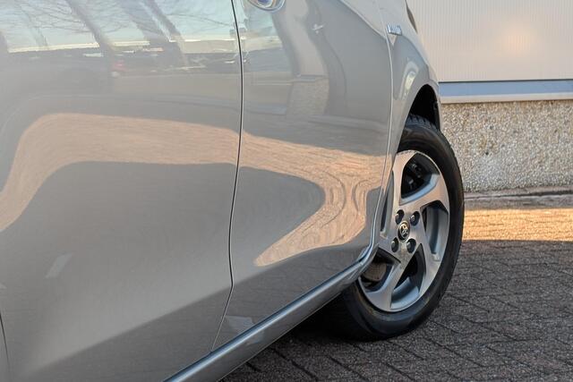 Toyota YARIS 1.5 Hybrid Trend | Camera | Bluetooth| Cruise Control|