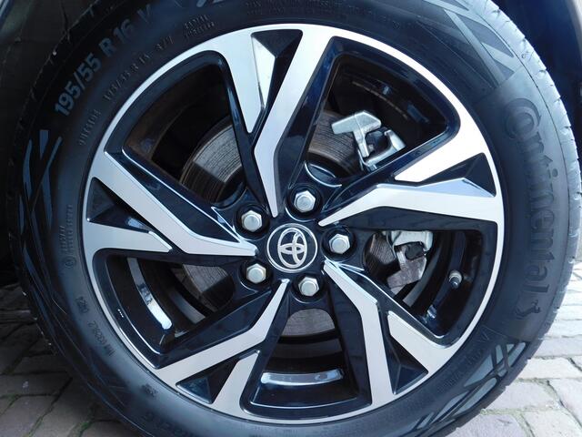 Toyota YARIS 1.5 Hybrid 115 First Edition