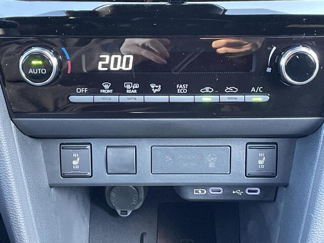 Toyota YARIS Cross 1.5 Hybrid 130 First Editon Comfort Pack **DODE HOEK DETECTIE/ NAVIGATIE/ GARANTIE**