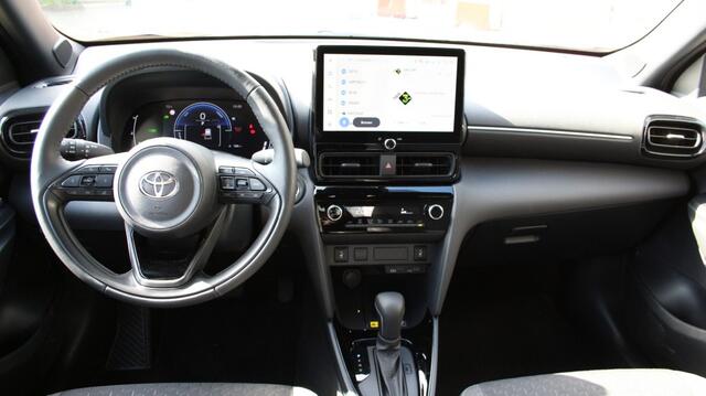 Toyota YARIS 1.5 HYBRID 115 First Edition, Trekhaak, Stoel/stuur verw, Camera , DAB