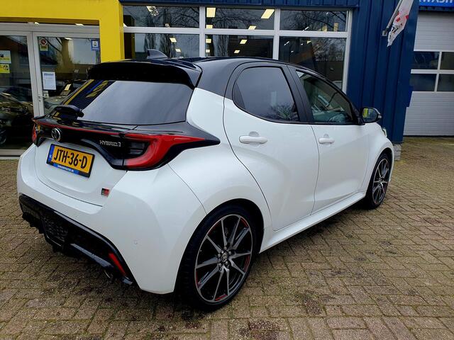 Toyota YARIS 1.5 Hybrid GR Sport All-in prijs!