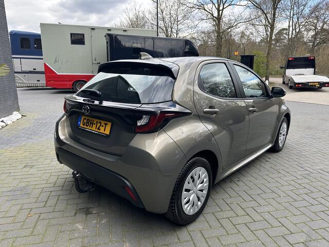Toyota YARIS 1.5 VVT-i Comfort 125PK Achteruitrijcamera, Airco NL-AUTO!