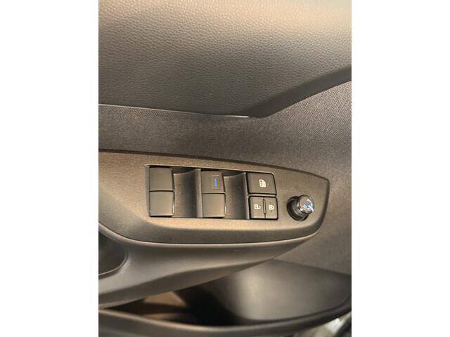 Toyota YARIS Cross 1.5 Hybrid Explore | Apple Carplay | Parkeersensoren voor en achter |