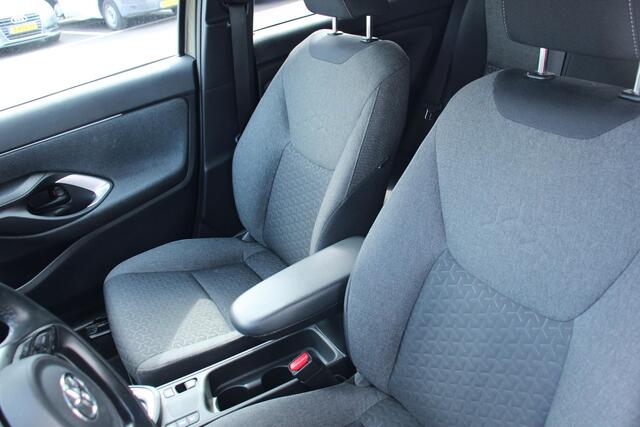 Toyota YARIS Cross 1.5 Hybrid Dynamic 39DKM, CARPLAY, STOELVERWARMING, CAMERA