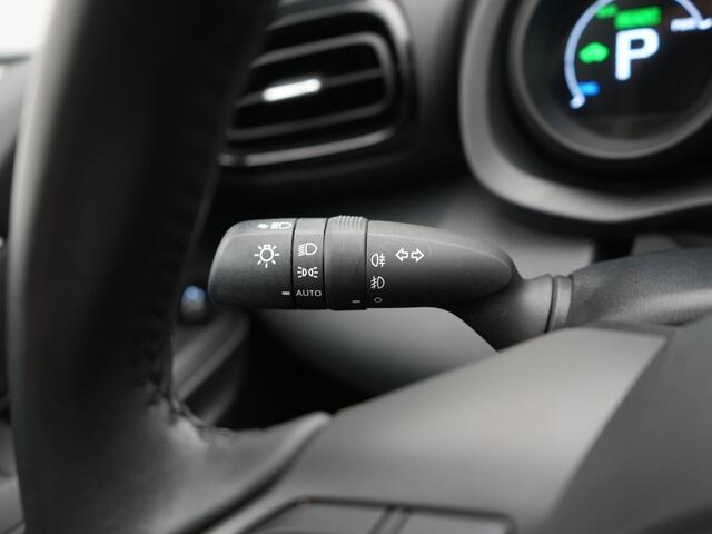 Toyota YARIS 1.5 Hybrid Active Limited || 17'' velgen || navigatie ||