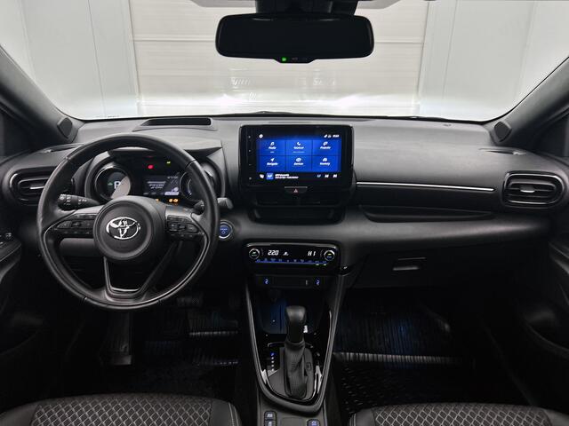Toyota YARIS 1.5 Hybrid Executive | Navigatie | HUD | Leer | Stoel en Stuurverwaming |