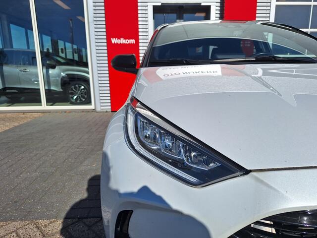 Toyota YARIS 1.5 Hybrid Style Bi-Tone Limited