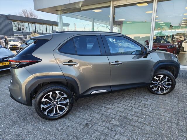 Toyota YARIS Cross 1.5 Hybrid 115 First Edition | Comfort Pack | Sensoren | Stoelve