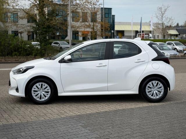 Toyota YARIS 1.5 HYBRID CAMERA NAVI