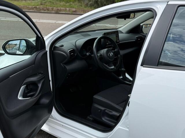 Toyota YARIS 1.5 HYBRID CAMERA NAVI