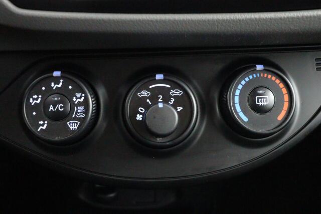 Toyota YARIS 1.0 VVT-i Aspiration | Bluetooth telefoonvoorbereiding | radio-CD-USB | LM velg |