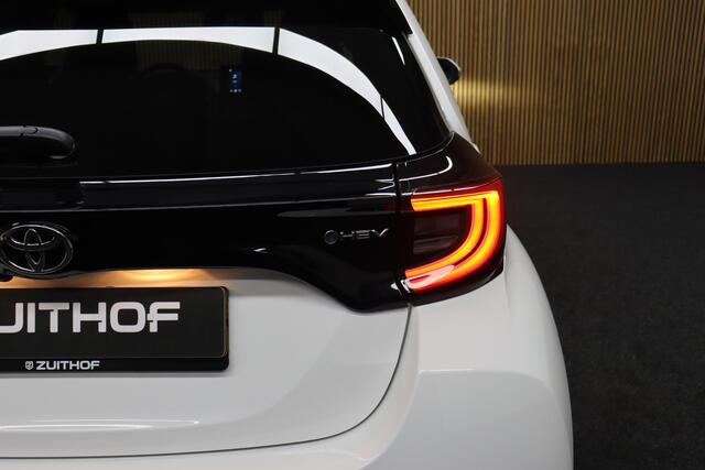 Toyota YARIS 1.5 Hybrid 115 Dynamic + Comfort Pack | Adaptive-cruise | Apple Carplay & Android Auto | Parkeerhulp | Camera | Clima | Maps Navigatie | Keyless | Stoel & Stuurverwarming | Dodehoekdetectie