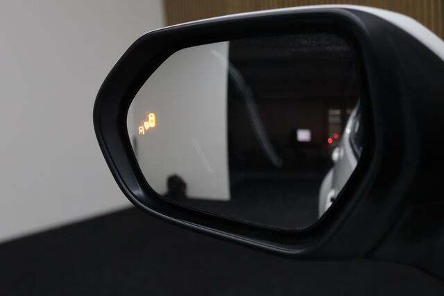 Toyota YARIS 1.5 Hybrid 115 Dynamic + Comfort Pack | Adaptive-cruise | Apple Carplay & Android Auto | Parkeerhulp | Camera | Clima | Maps Navigatie | Keyless | Stoel & Stuurverwarming | Dodehoekdetectie