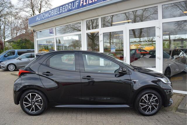 Toyota YARIS 1.5 Hybrid First Edition Black ? Trekhaak ?LED ? Orig. NL ? NAP ?